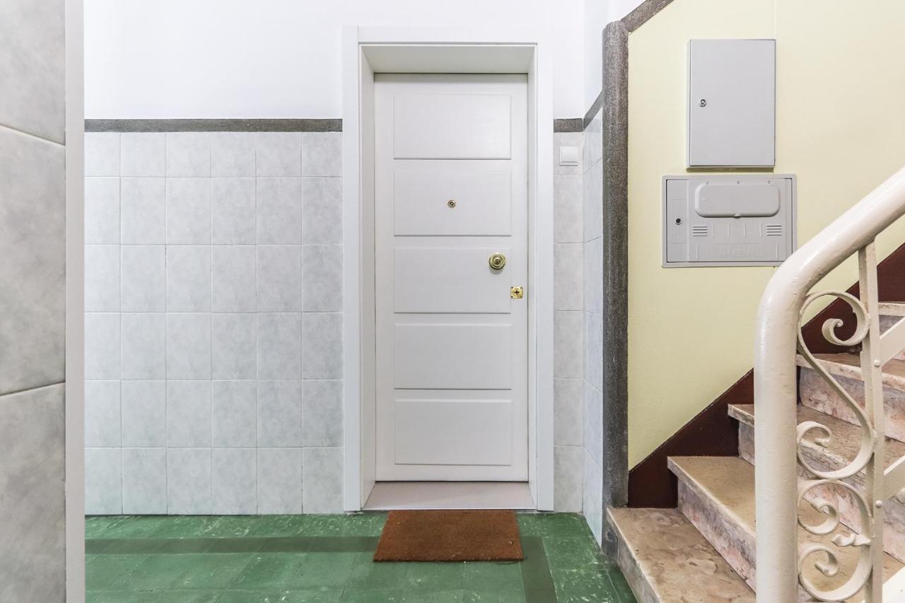 Vita Portucale ! Moscavide Casa Branca W/ Terrace Лиссабон Экстерьер фото